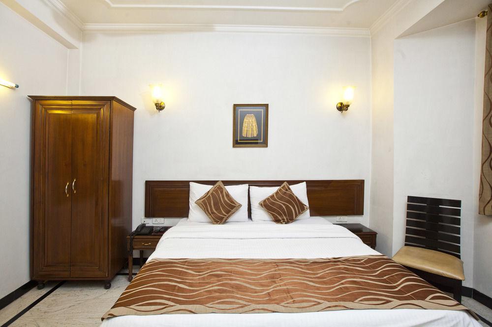 Fabhotel Lord Inn Nuova Delhi Esterno foto