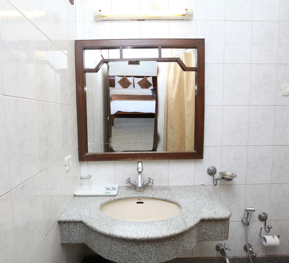 Fabhotel Lord Inn Nuova Delhi Esterno foto