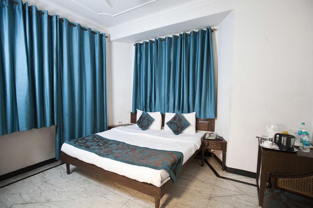Fabhotel Lord Inn Nuova Delhi Esterno foto
